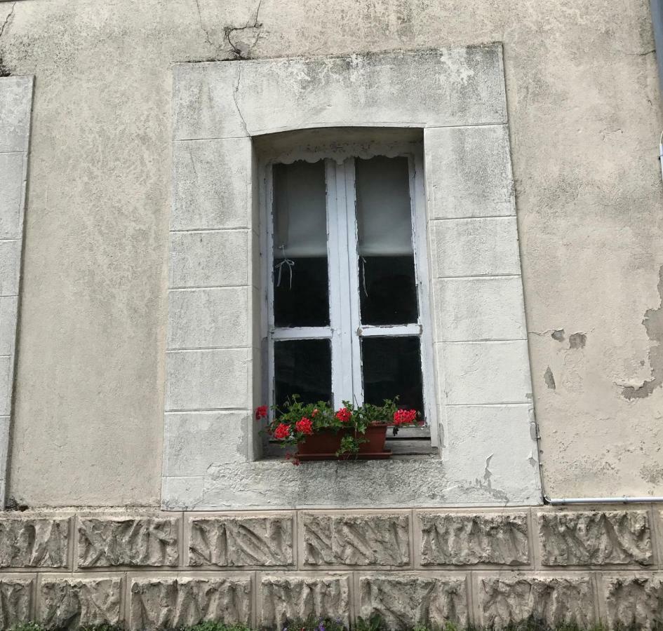 Le Petit Logement Apartment Pre-en-Pail-Saint-Samson Exterior photo